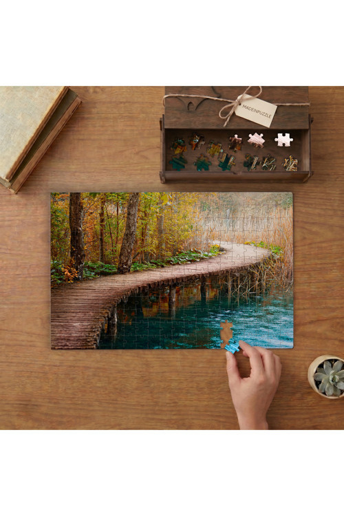Ahşap Köprü - Göl - Orman Tasarımı 240 parça Ahşap Puzzle Ahşap Kutuda MP09702