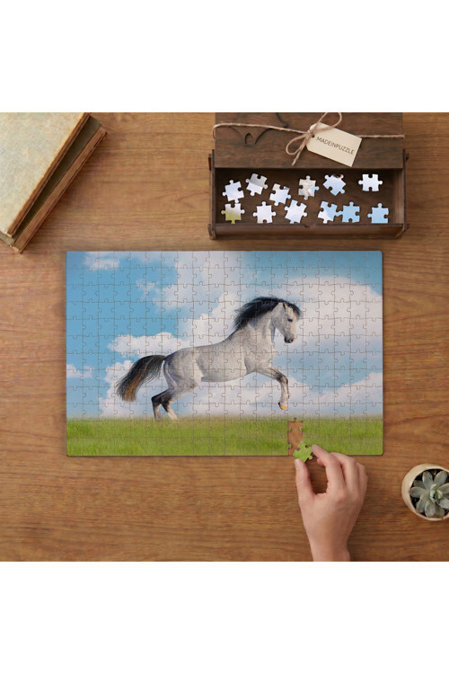Beyaz Görkemli At - Horse Tasarımı 240 parça Ahşap Puzzle Ahşap Kutuda MP04242