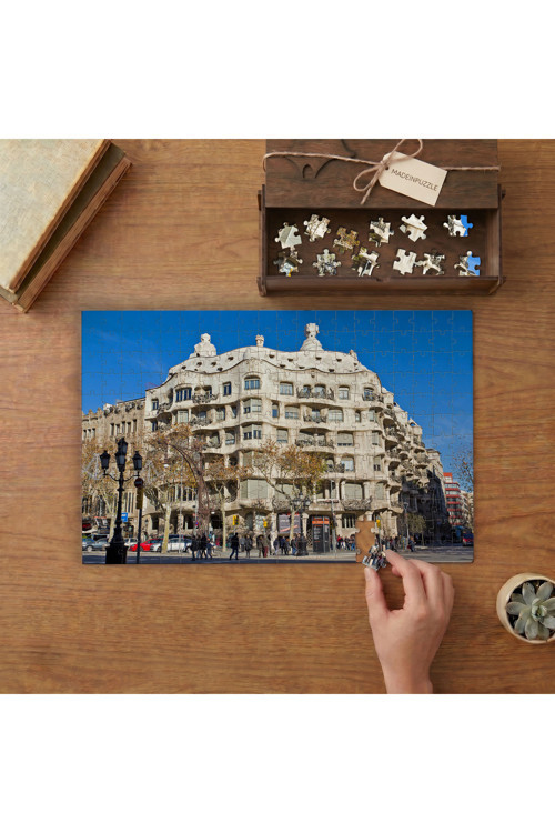 Casa Mila Evi Barcelona - Mimari Eser - Tarih Tasarımı 240 parça Ahşap Puzzle Ahşap Kutuda MP01217