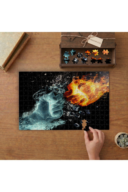 Buz ve Ateşten Yumruklar Tasarımı 240 parça Ahşap Puzzle Ahşap Kutuda MP01942