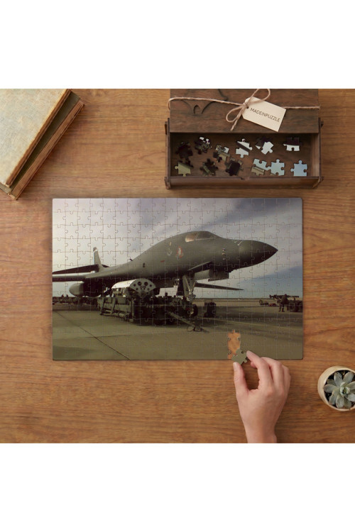 Bombardıman Uçağı B-1 Lancer Tasarımı 240 Parça Ahşap Puzzle Ahşap Kutuda MPY20356