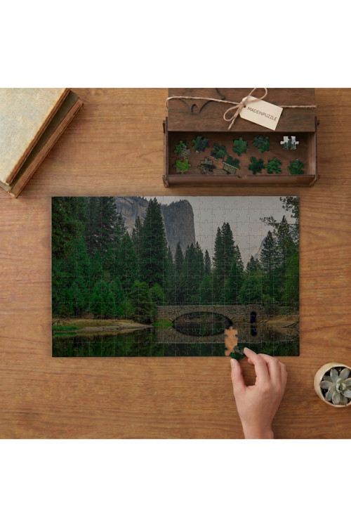Çam Ağaçları - Göl - Köprü Tasarımı 240 parça Ahşap Puzzle Ahşap Kutuda MP01044
