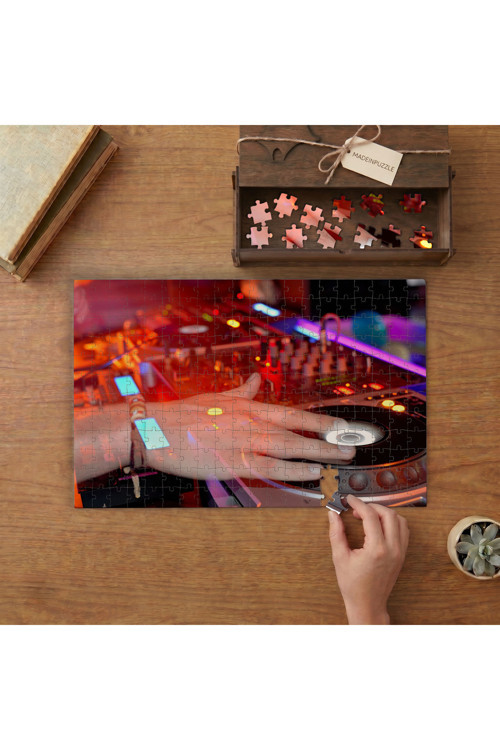 Dj Elleri Turntable Müzik Tasarımı 240 parça Ahşap Puzzle Ahşap Kutuda MP07298
