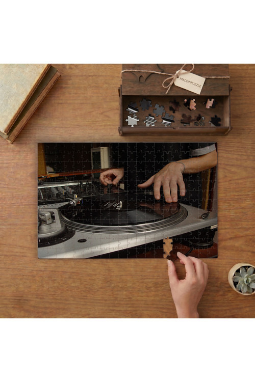 Dj- Plak - Elektron - Müzik - Sanat Tasarımı 240 parça Ahşap Puzzle Ahşap Kutuda MP00389