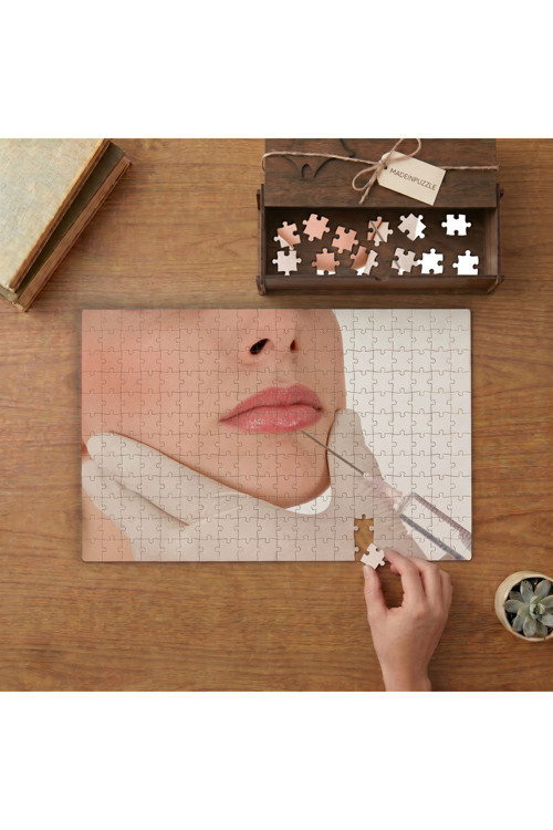 Dudak Dolgusu Tasarımı 240 parça Ahşap Puzzle Ahşap Kutuda MP00653