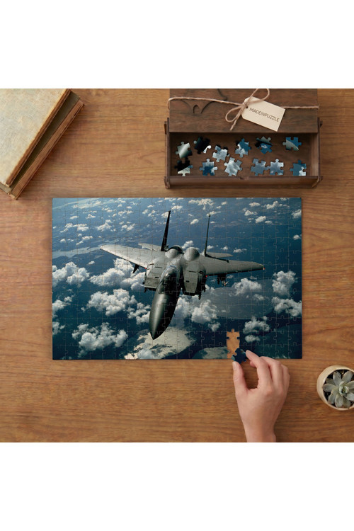 Gökyüzündeki Askeri Uçak Tasarımı 240 parça Ahşap Puzzle Ahşap Kutuda MP01948