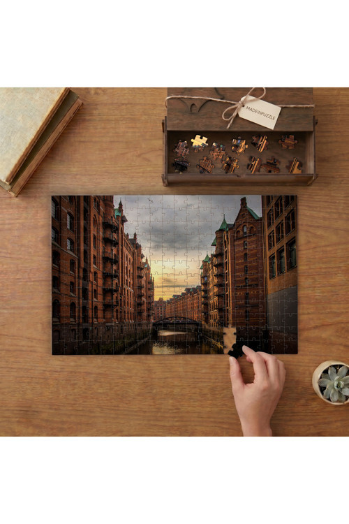 Hamburg Depo Bölgesi - Tarihi Mimari Tasarımı 240 parça Ahşap Puzzle Ahşap Kutuda MP09745