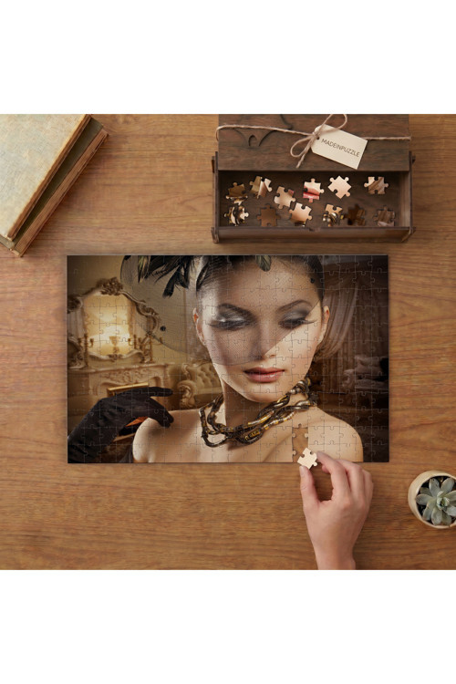 Güzel Kadın Tasarımı 240 parça Ahşap Puzzle Ahşap Kutuda MP00605