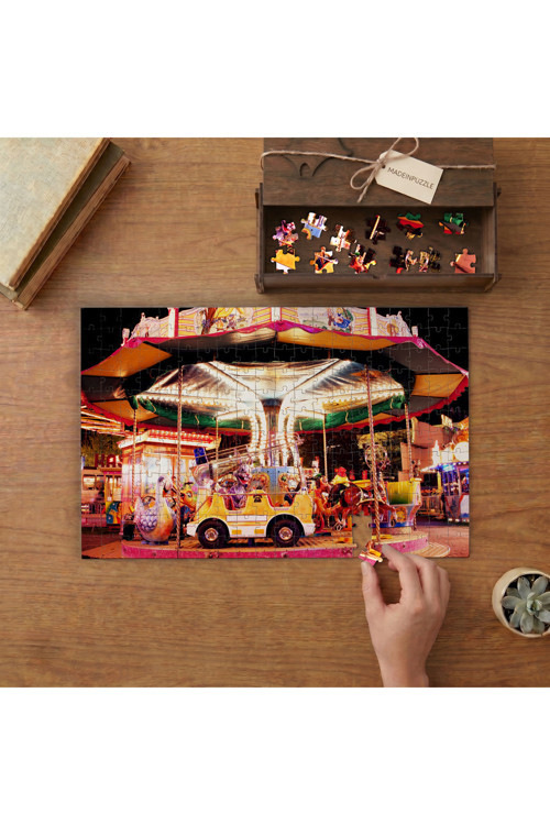 Hız Treni Karnaval Tasarımı 240 parça Ahşap Puzzle Ahşap Kutuda MP02984