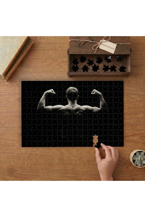 Kaslı Adam Tasarımı 240 parça Ahşap Puzzle Ahşap Kutuda MP00623