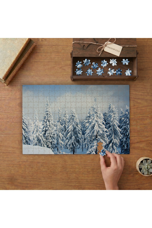 Karlı Çam Ağaçları- Kış Manzarası Tasarımı 240 parça Ahşap Puzzle Ahşap Kutuda MP00512