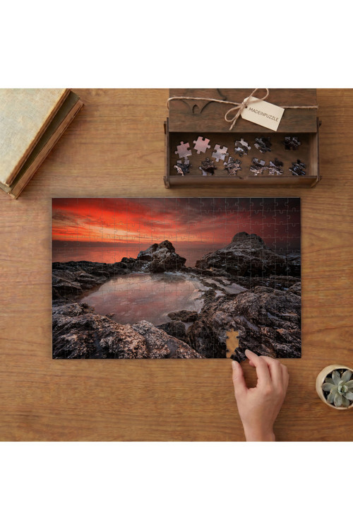 Kızıl Gökyüzü ve Kayalıklar Tasarımı 240 parça Ahşap Puzzle Ahşap Kutuda MP07458