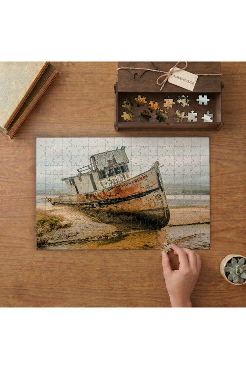 Kıyıdaki Batık Paslı Gemi Tasarımı 240 parça Ahşap Puzzle Ahşap Kutuda MP04770