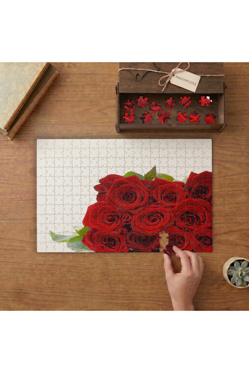 Kırmzı Güller Tasarımı 240 parça Ahşap Puzzle Ahşap Kutuda MP00472