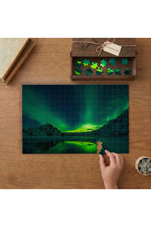 Kuzey Işılları - Karlı Dağlar - Manzara Tasarımı 240 parça Ahşap Puzzle Ahşap Kutuda MP03078