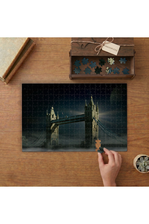 Londra Tower Bridge Gece Manzarası Tasarımı 240 parça Ahşap Puzzle Ahşap Kutuda MP09644