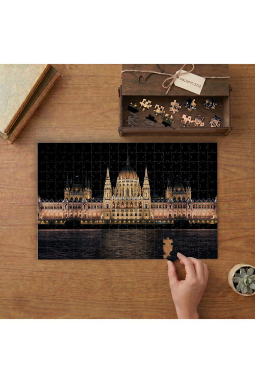 Macaristan Parlamento Binası Gece Manzarası Tasarımı 240 parça Ahşap Puzzle Ahşap Kutuda MP01569