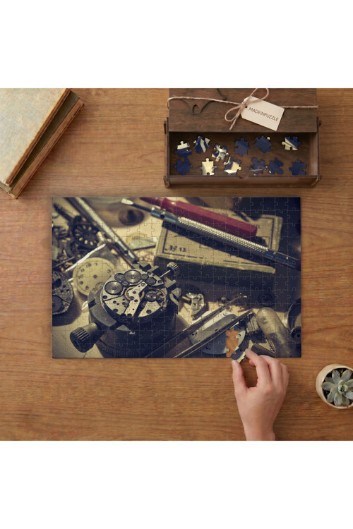 Mekanik Saat Tamiri Tasarımı 240 parça Ahşap Puzzle Ahşap Kutuda MP07437