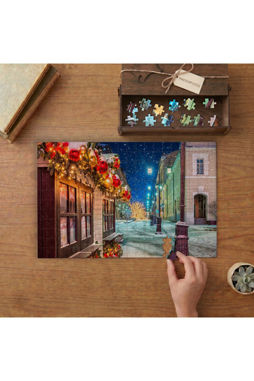 Noel Gecesinde Şehir Sokağı Tasarımı 240 Parça Ahşap Puzzle Ahşap Kutuda MPY60237