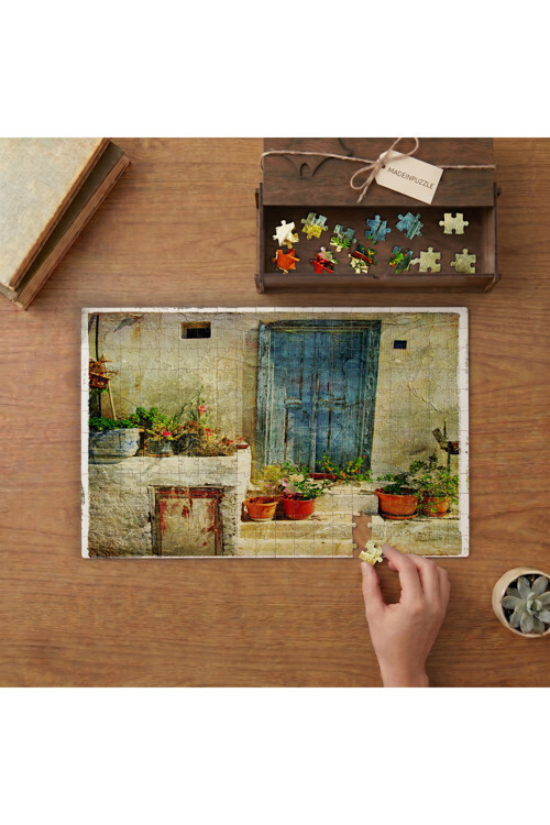 Nostaljik Ev- Renkli Saksılar Tasarımı 240 parça Ahşap Puzzle Ahşap Kutuda MP01167