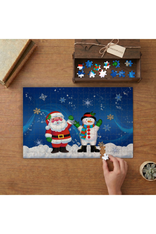 Noel Baba ve Kardan Adam El Ele Tasarımı 240 Parça Ahşap Puzzle Ahşap Kutuda MPY10388