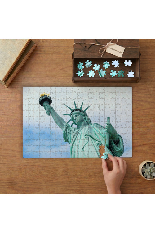 Özgürlük Heykeli Tasarımı 240 parça Ahşap Puzzle Ahşap Kutuda MP07893