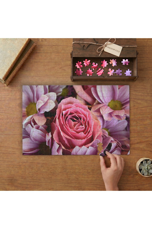 Pembe Çiçekler Tasarımı 240 parça Ahşap Puzzle Ahşap Kutuda MP03269
