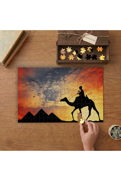 Piramitler Deve Günbatımı Manzarası Tasarımı 240 parça Ahşap Puzzle Ahşap Kutuda MP03342