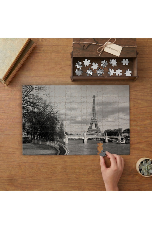 Siyah Beyaz Eyfel Kulesi Manzarası Tasarımı 240 parça Ahşap Puzzle Ahşap Kutuda MP06255