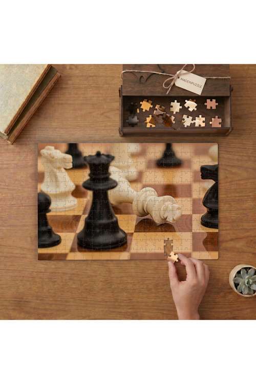 Şah Mat - Piyon - Satranç Tasarımı 240 parça Ahşap Puzzle Ahşap Kutuda MP09779