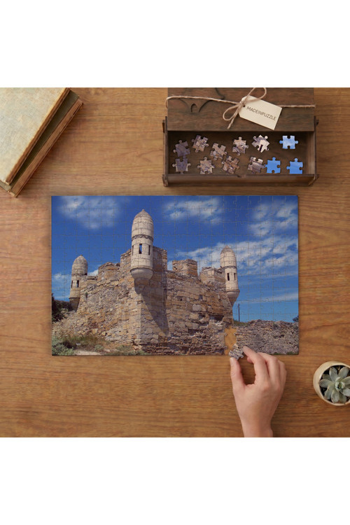 Yenikale - Tarihi Yapı Tasarımı 240 parça Ahşap Puzzle Ahşap Kutuda MP08711
