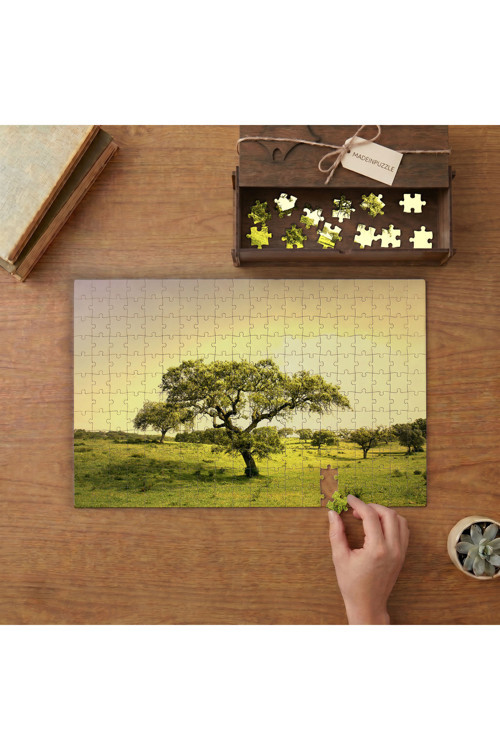 Yeşil Yapraklı Ağaç - Çimenler Tasarımı 240 parça Ahşap Puzzle Ahşap Kutuda MP02563