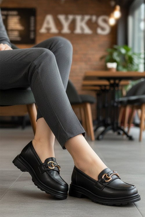 Siyah Kalın Rahat Tabanlı Toka Detaylı Kadın Klasik Casual Ayakkabı Loafer 1003
