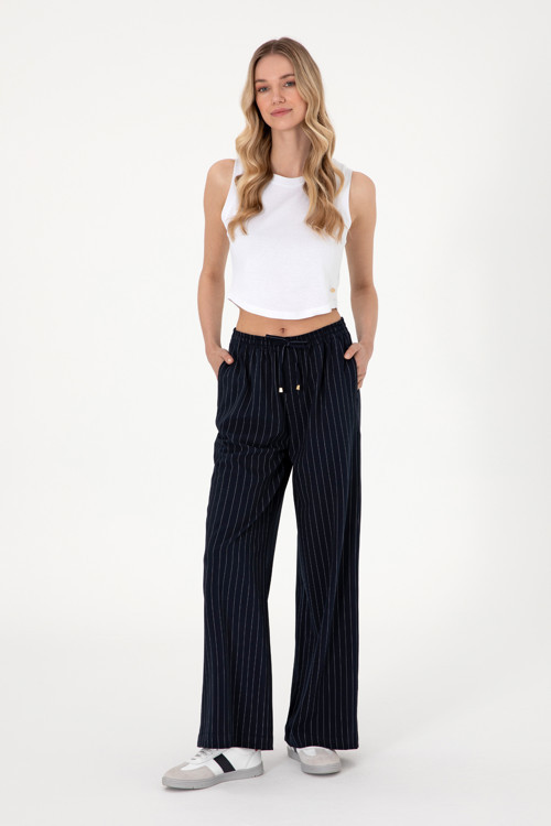 Kadın Lacivert Çizgili Loose Relax Fit Kanvas Pantolon 50309105-VR033