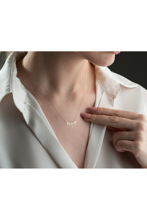 14 Ayar Altın Lotus Çiçeği Kolye Minimalist Hafif Kolye, 1,5 Cm Genişlik