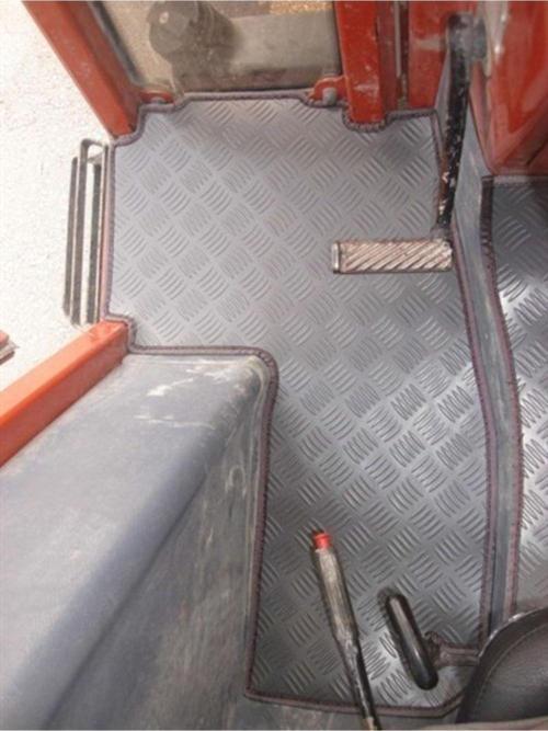 Tümosan 9080 Traktör Kabin Paspası