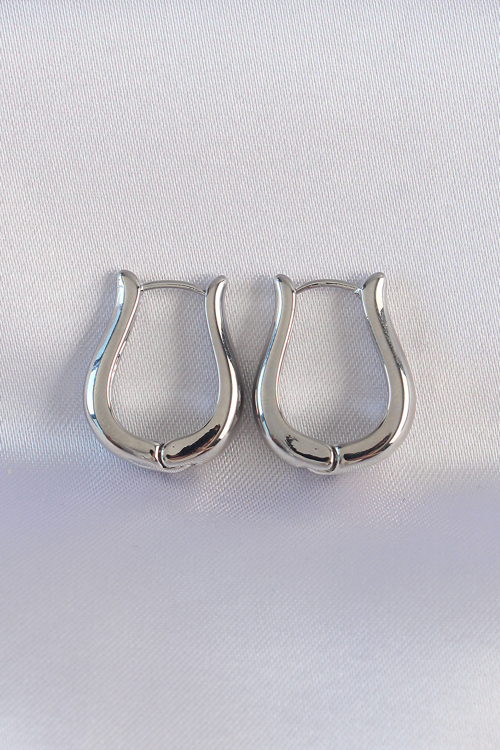 Pirinç Gümüş Renk İçi Boş Gül Küpe 5886 - GESA552584-3256
