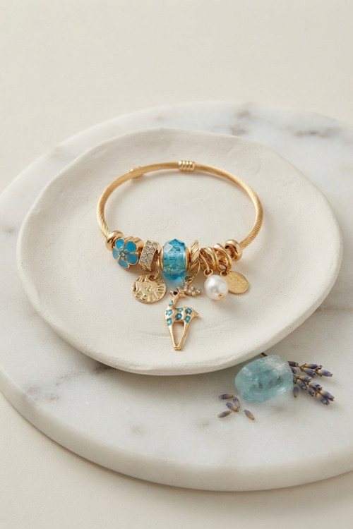 Geyik Model Gold Renk Mavi Charmlı Bileklik - Lisinya