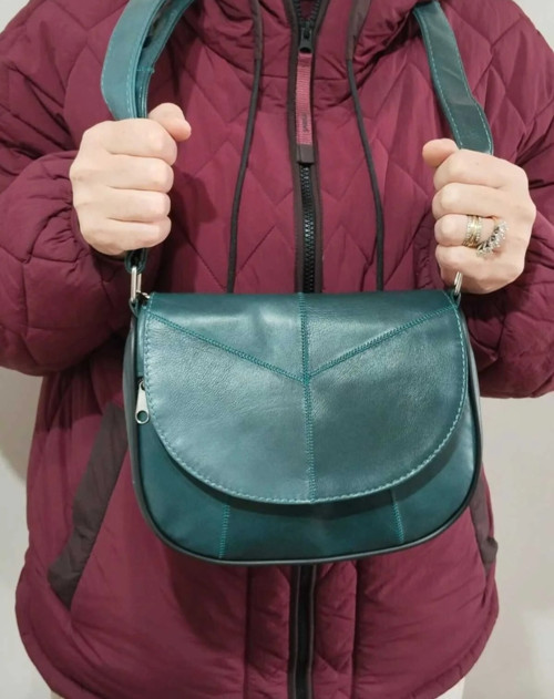 HAKİKİ DERİ ÖZEL TASARIM KADIN ÇANTA (23CM X 19CM)