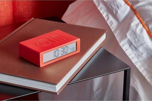 Flip Plus Alarm Saat Kırmızı Lr150r9