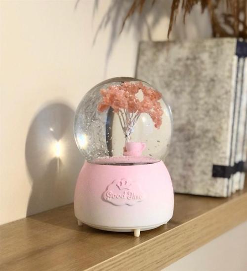 Pembe Japon Mistik Ağacı Büyük Boy Işıklı Kar Küresi