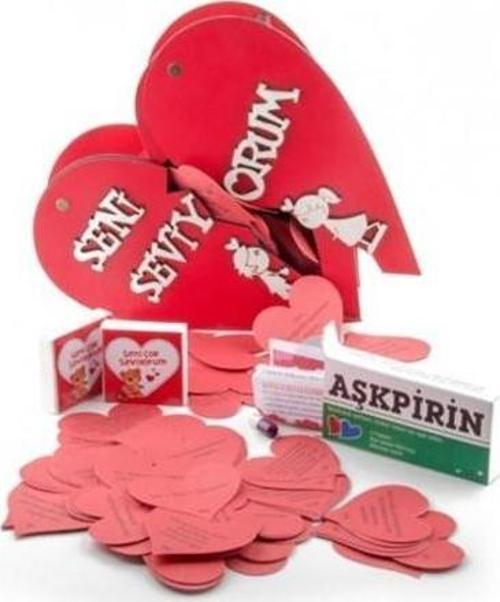 Romantik Öpüşen Çift Ahşap Kutulu Aşk Seti