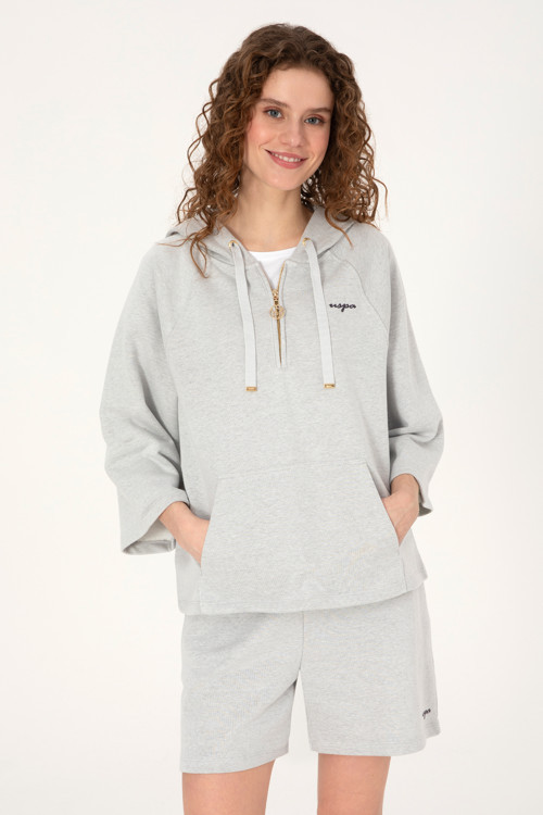 Kadın Gri Melanj Kapüşonlu Yarım Fermuarlı Basic Sweatshirt 50319959-VR086