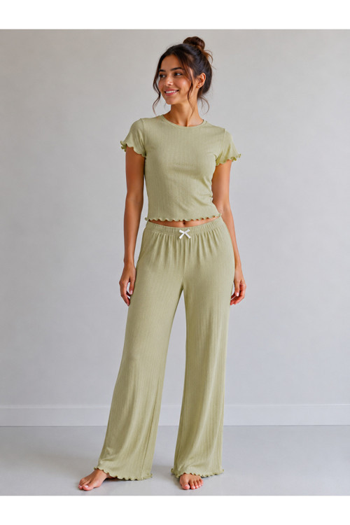 Kadın %60 Bambu %40 Cotton Likralı Fırfır Detaylı Pijama Takımı İspanyol Paça Rahat Kalıp Şort + Toka 4'Lü Set