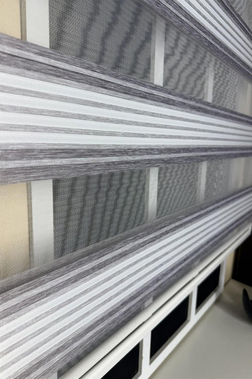 Gri Renk Geçişli Geniş Plise Zebra Stor Perde