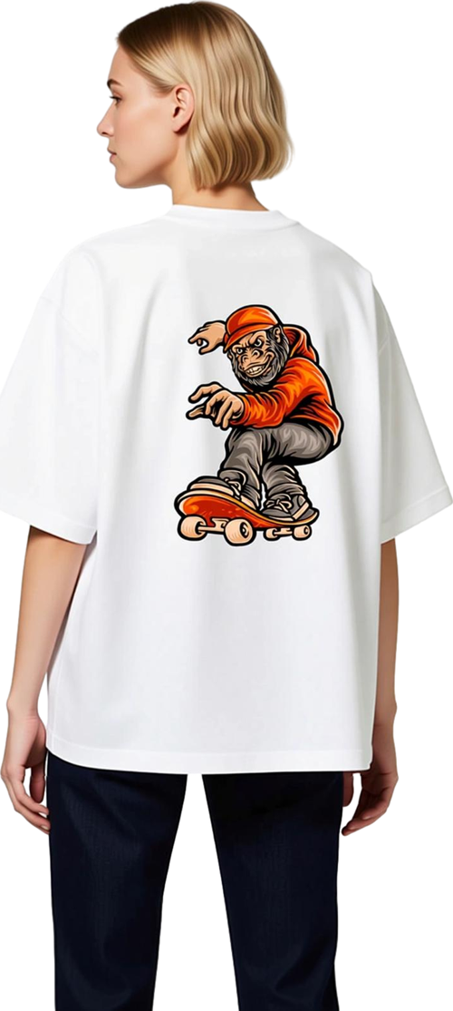 Kırmızı Kızak Giymiş Gorilla Skateboarding Baskılı Kadın Oversize Tişört