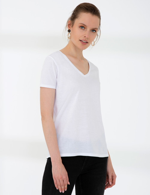 Beyaz Regular Fit V Yaka Tişört 50202619-VR013