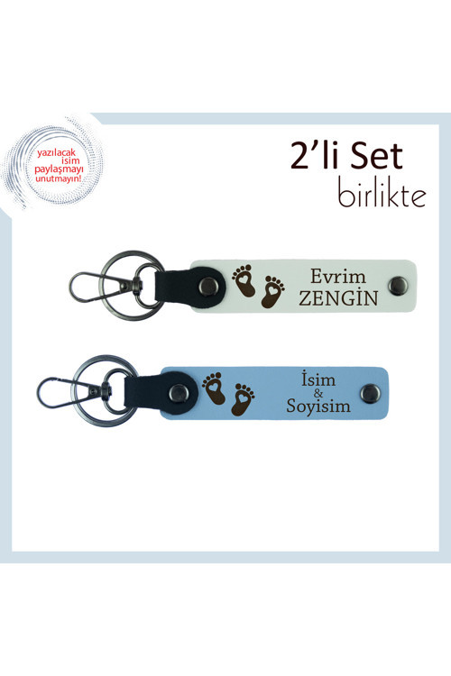 Kız Bebek Adıyla Kişiselleştirilebilir Deri Anahtarlık, Kalpli Pembe Ayak Deseniyle, Beyaz-Gök Mavi