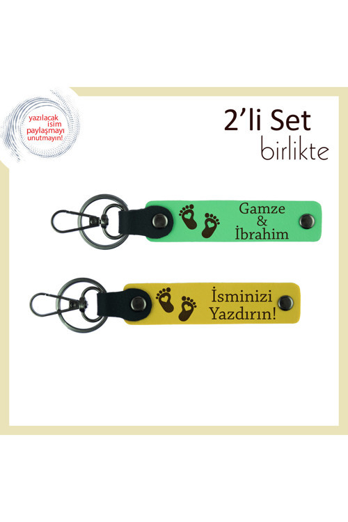 Yeni Anne Ve Babaya Duygusal Sürpriz, Kalpli Ayak Figürlü İsimli Anahtarlık Takım, Fıstık Yeşil-Sarı
