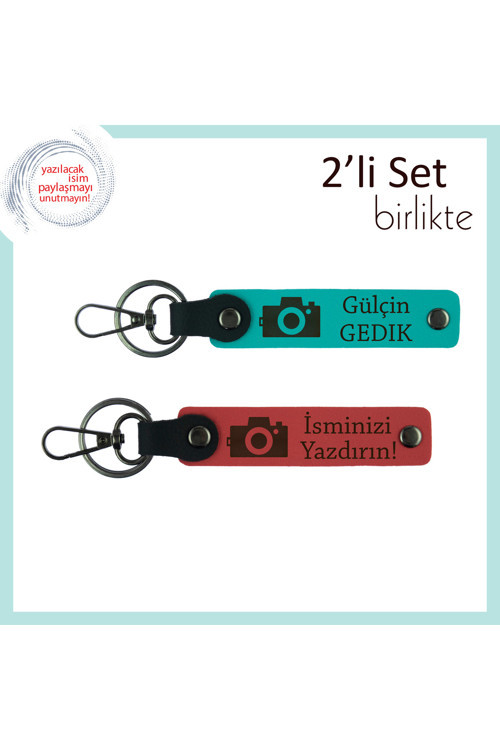 Anı Biriktirenlere Özel, Kamera Desenli Kişisel İsimli 2’Li Anahtarlık Seti, Koyu Turkuaz-Nar Çiçeği